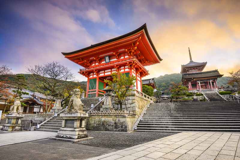 Terrasse en bois du temple Kiyomizu-dera à Kyoto
